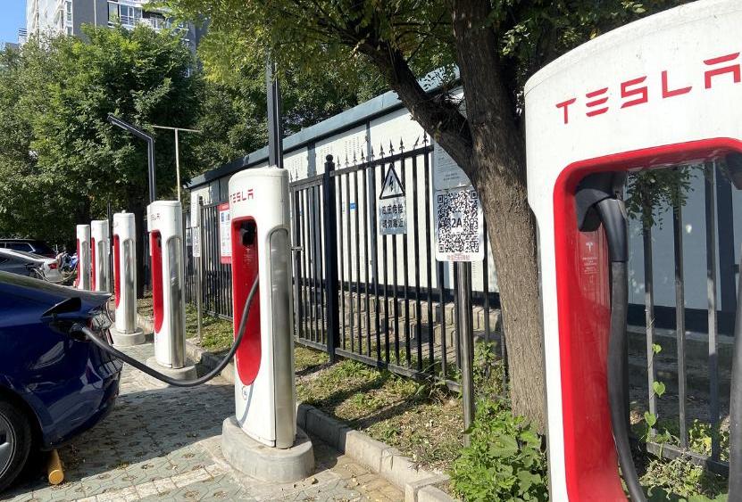 Volkswagen, Mercedes-Benz, Discovery, Tesla