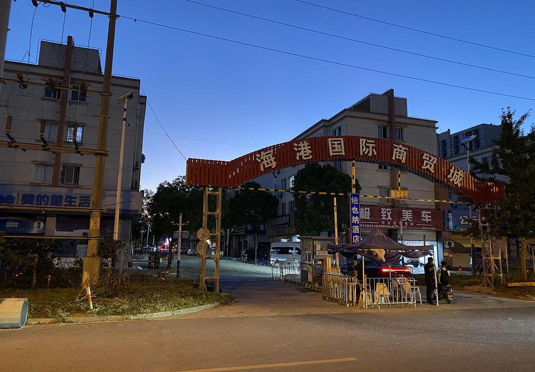 Tesla, BYD, Discovery, Nissan, Model 3