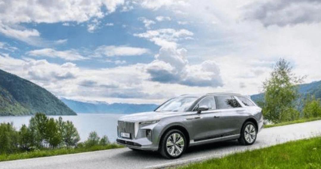 red flag, red flag E-HS9, Rolls-Royce, FAW