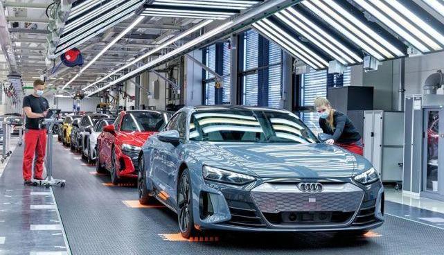 Audi, Volkswagen, Man, FAW, Audi Q3