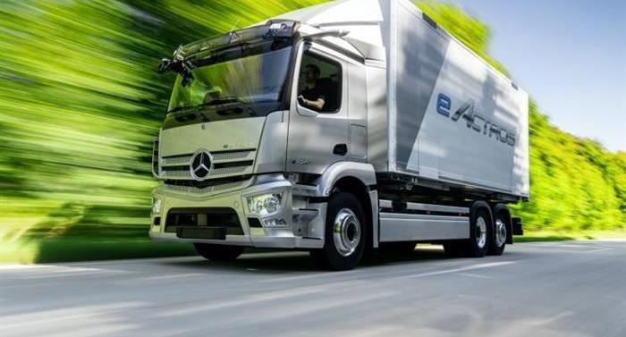 Mercedes-Benz, Volvo