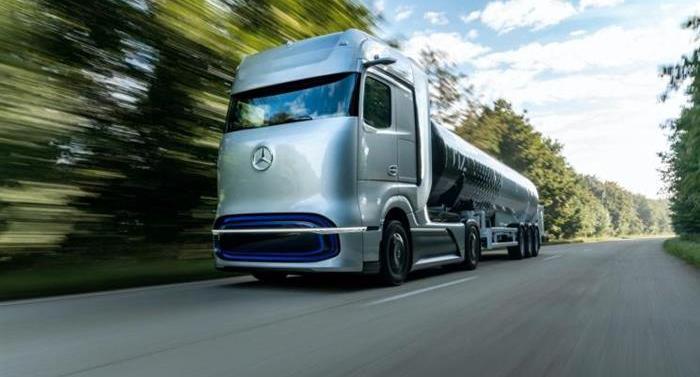 Mercedes-Benz, Volvo