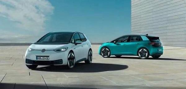 Tesla, Volkswagen, Audi, Mann