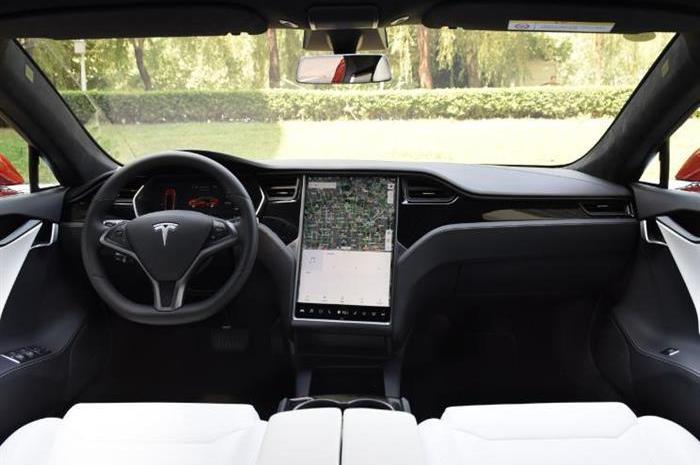 Tesla, Model 3, Hyundai, Paris, Porsche