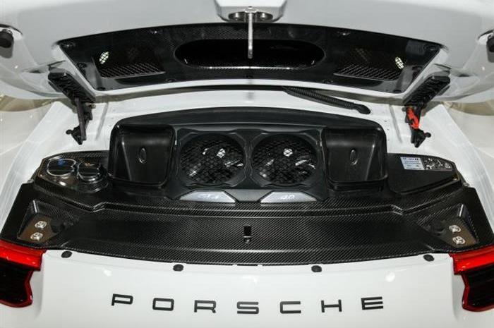 Porsche, Taycan, Audi, macan