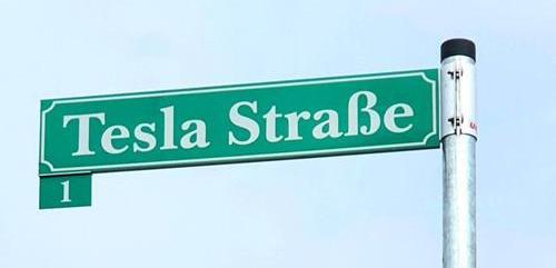 Tesla, discovery, model y