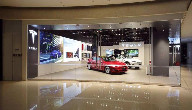 Tesla, Model 3, Land Rover, Jaguar, Audi