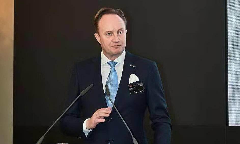 Tesla, Weilai, BMW, Rolls Royce, Volvo