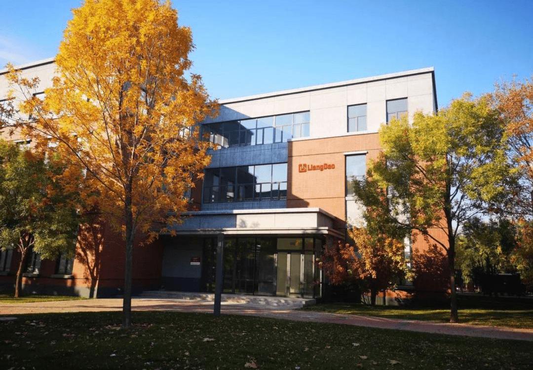 Great Wall, Beijing, Mercedes-Benz, Tesla, Ford