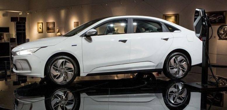 Model 3, Tesla, mg, Porsche 