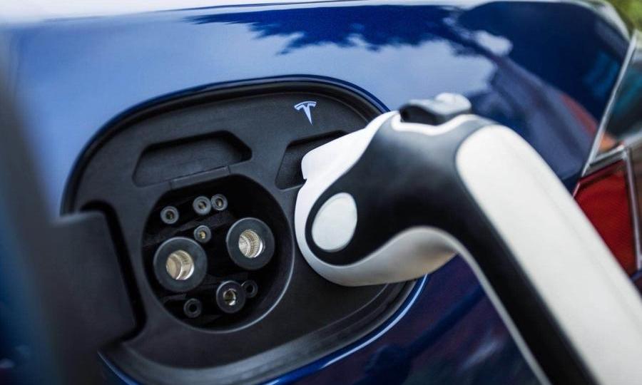 Tesla, Model 3, Nissan