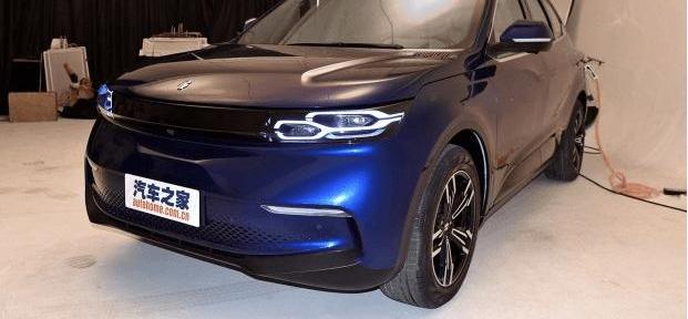 weilai, weilai ES8, Mann