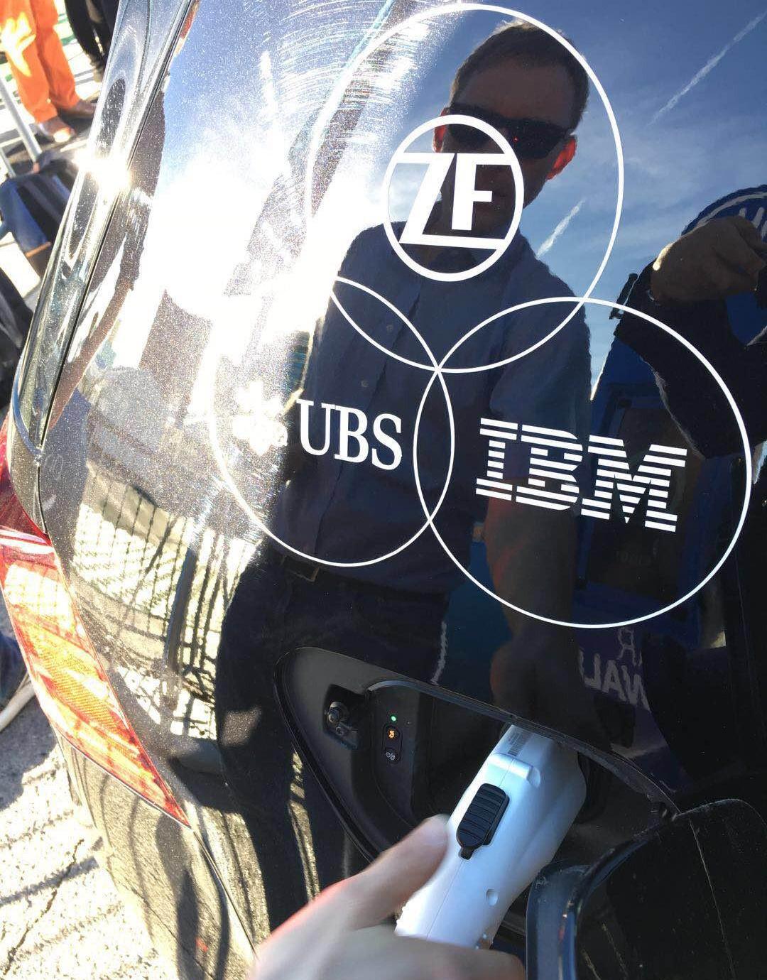 Audi, Bentley, Discovery, Tesla, Remote