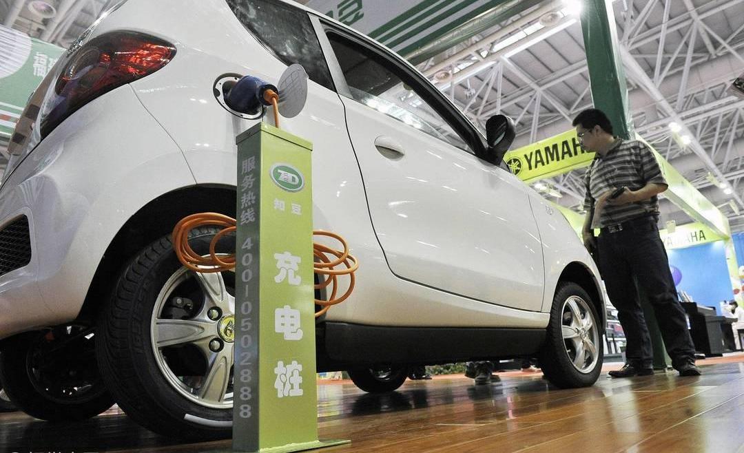 emgrand, Tesla, BYD, emgrand EV, BMW