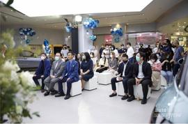 哪吒汽車,曼,哪吒V