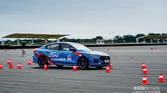 福克斯,長安,福特