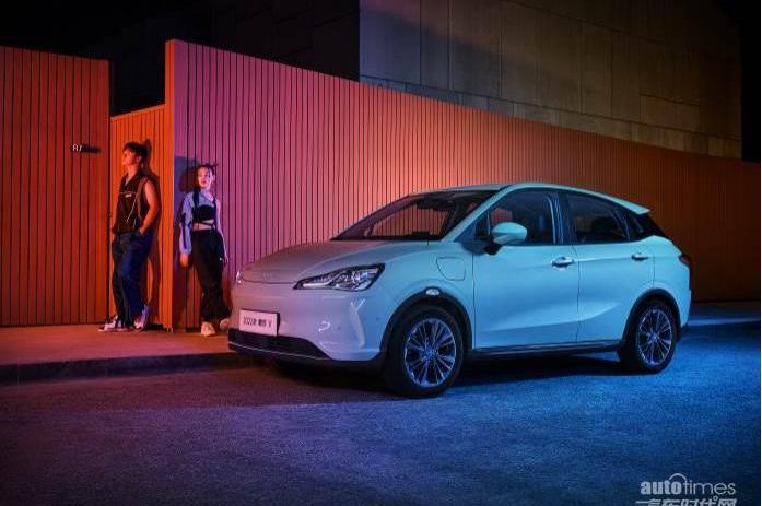 哪吒U,哪吒V,哪吒汽車,海豚