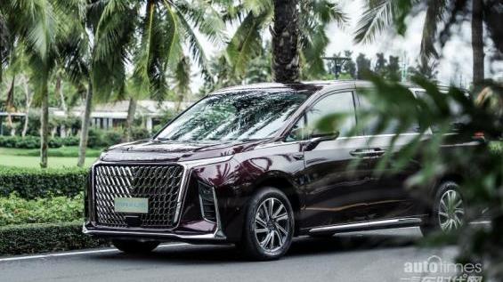 上汽大通MAXUS,上汽大通MAXUS V90,上汽大通MAXUS EV30,上汽大通MAXUS MIFA 9,奔馳